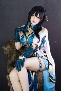 Thánh nữ cosplay tái xuất,