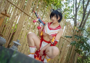 Cực phẩm Cosplay Kasuga Tsubaki từ Blue Archive, anh em lại mất ngủ