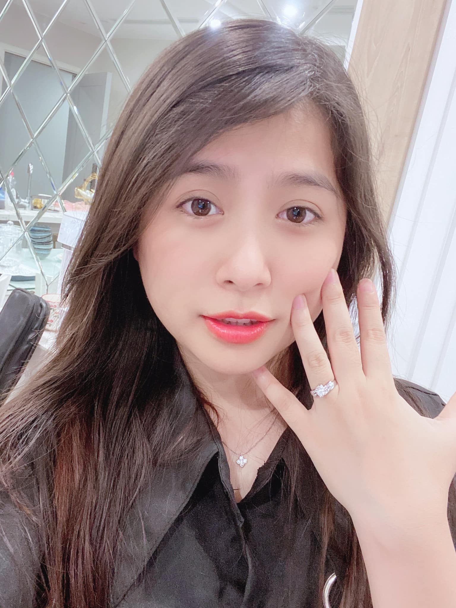 Streamer Milona tái xuất sau án phạt