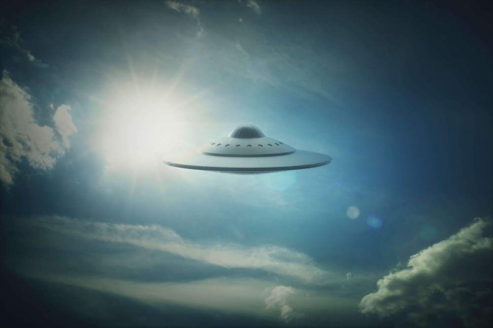 CIA đã thu hồi được 2 UFO còn nguyên vẹn - Ảnh 1.