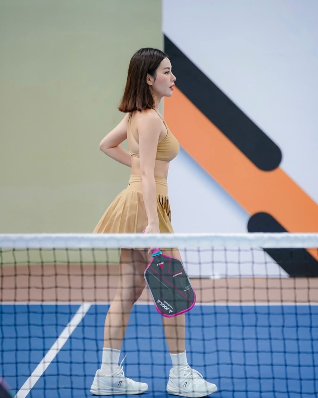 Hot girl gây tranh cãi khi khoe chơi pickleball suốt 8 tiếng mỗi ngày