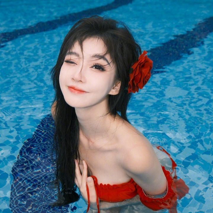 Nữ streamer vô tư khoe