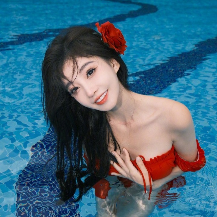 Nữ streamer vô tư khoe