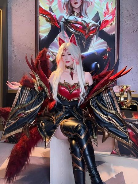 Dàn gái xinh khiến Ahri hot trở lại, màn cosplay gây "bão like" vì quá nóng bỏng- Ảnh 7.