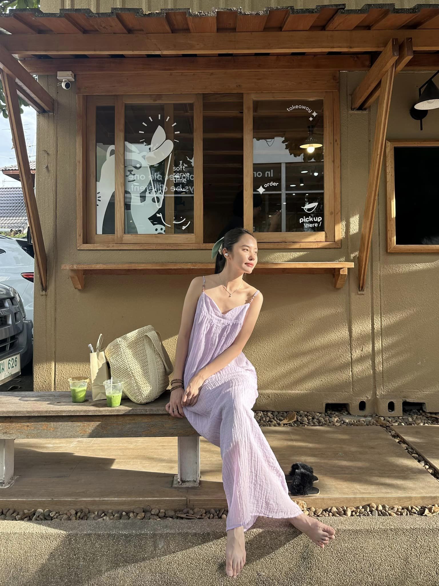 Hot girl gây tranh cãi với cảnh
