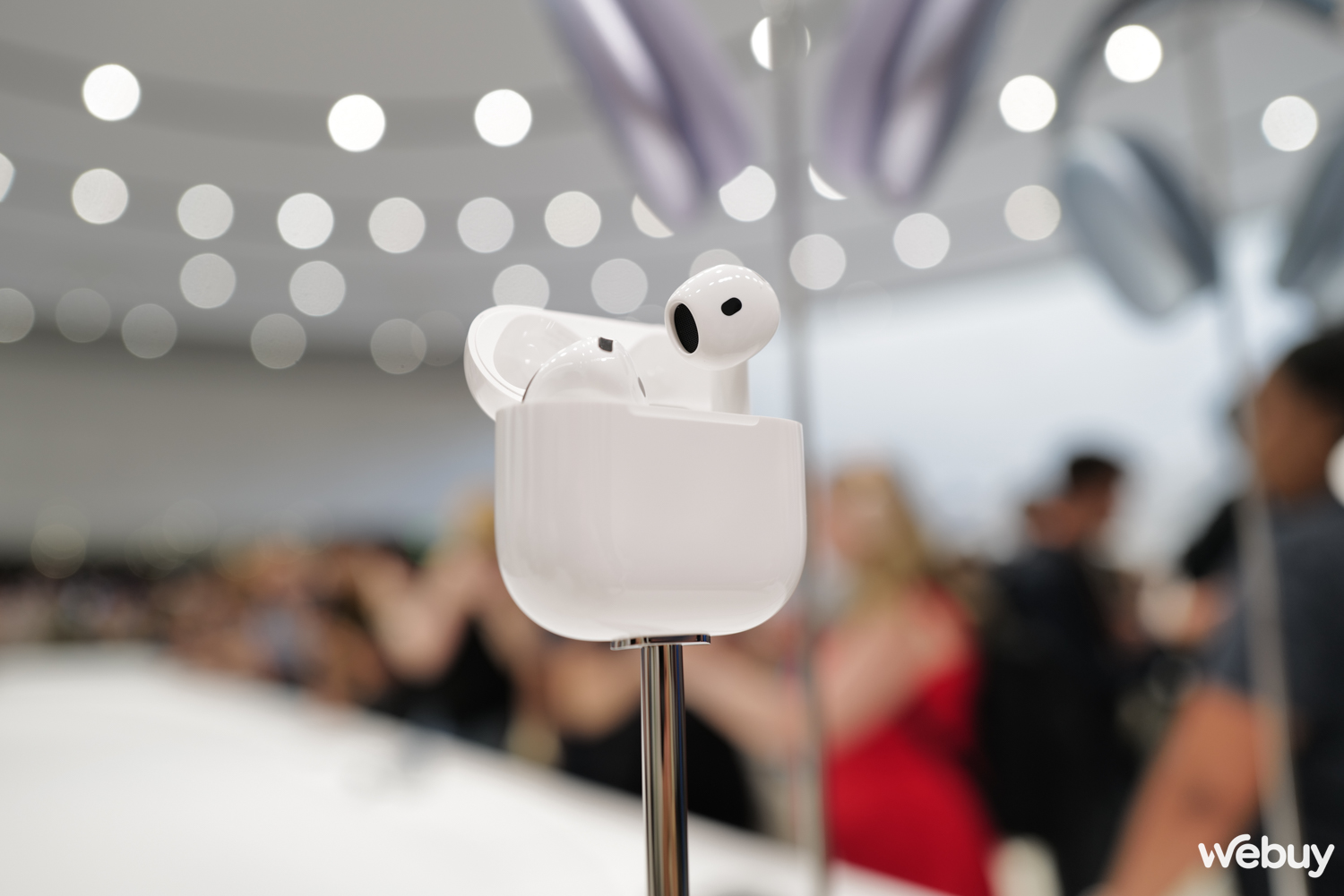 Trên tay Apple AirPods 4 và AirPods Max: Bản thường cũng có ANC, bản Pro thêm tính năng trợ thính, bản Max nâng cấp nhẹ- Ảnh 4.