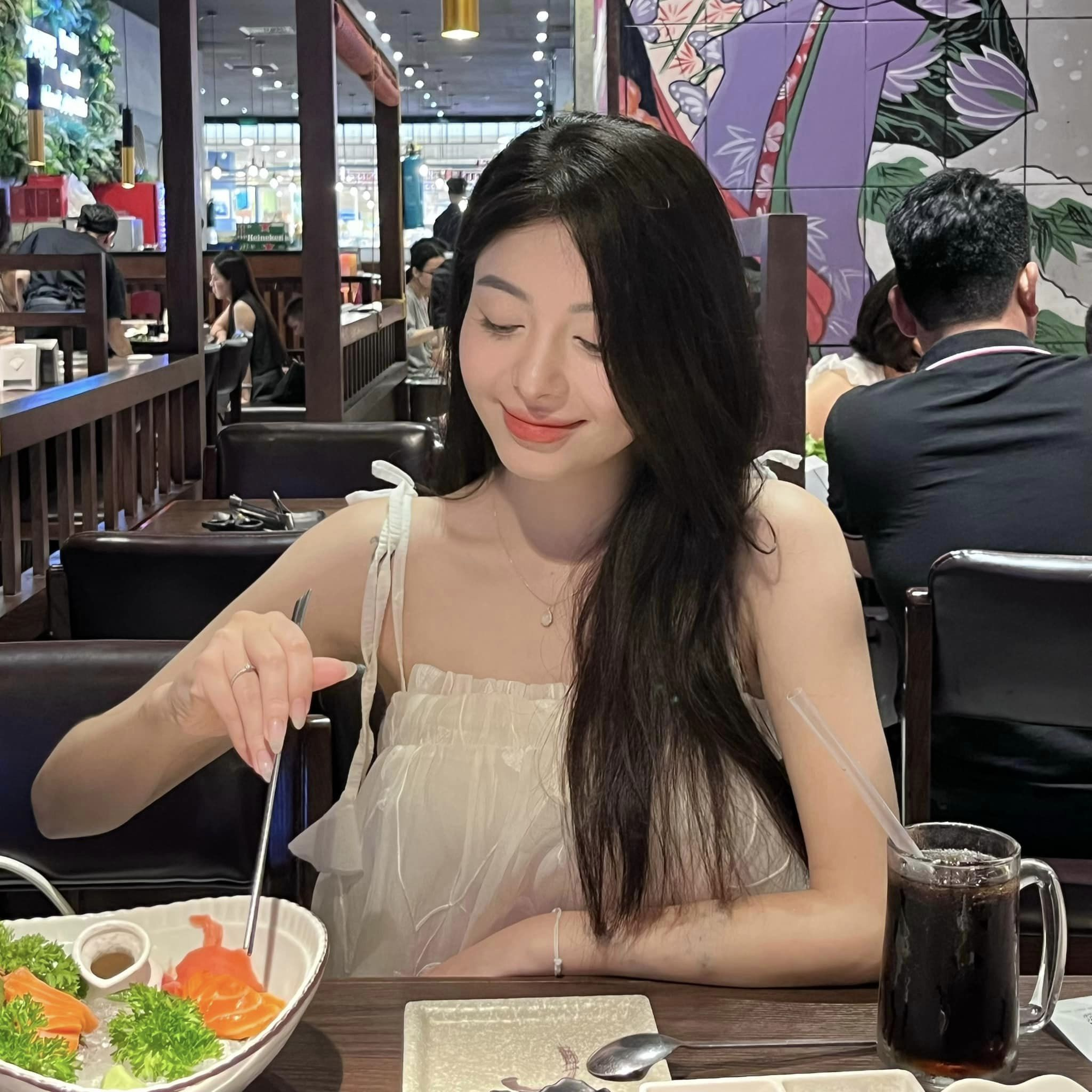 Bỏ nghề streamer vì lương chỉ 7 triệu/tháng, hot girl xinh đẹp giờ thế nào?