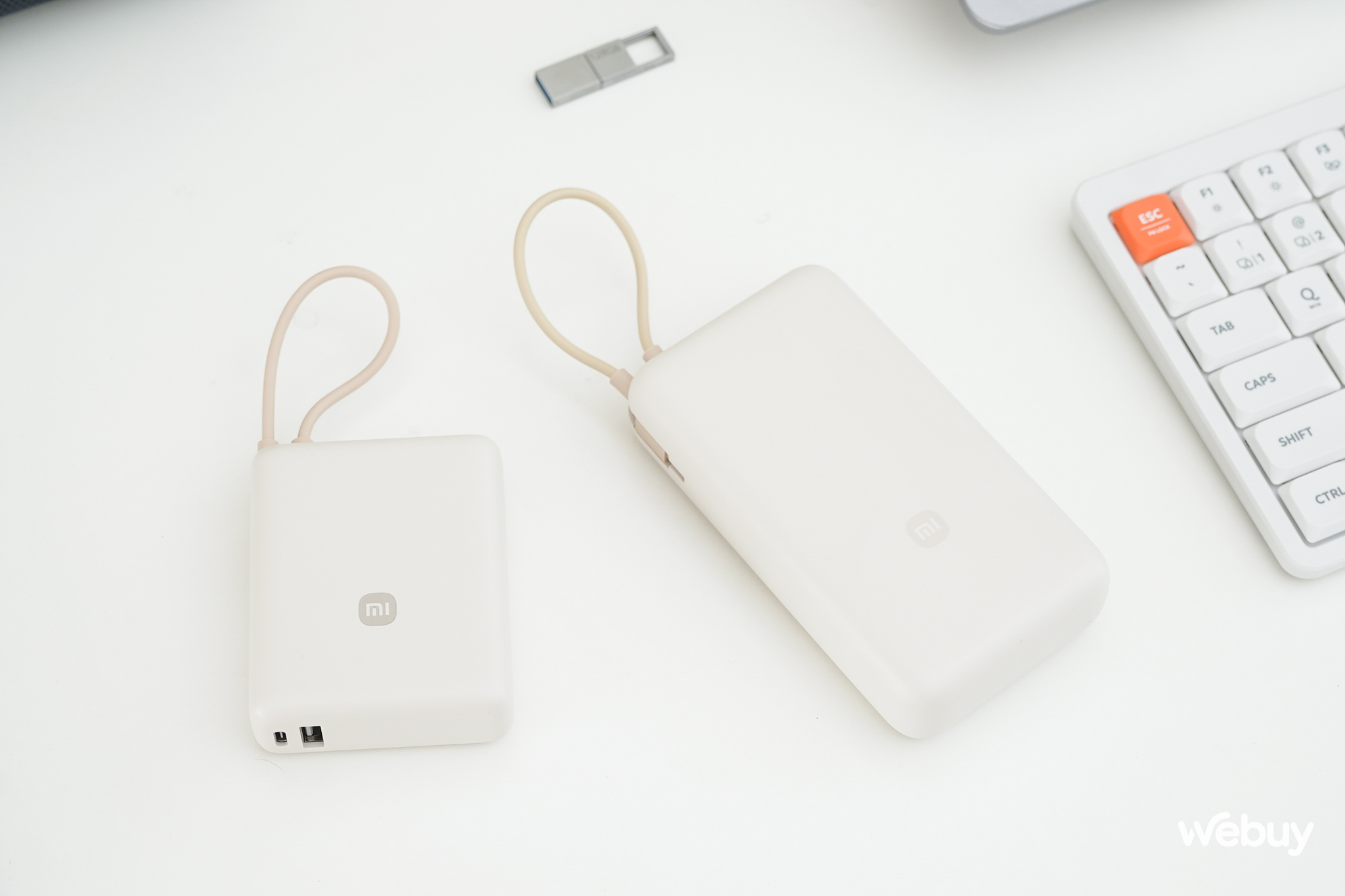 Pin dự phòng Xiaomi này cực đáng mua: Dung lượng 10.000mAh, công suất 33W, tích hợp cả dây sạc mà giá chỉ hơn 400.000 đồng- Ảnh 3.