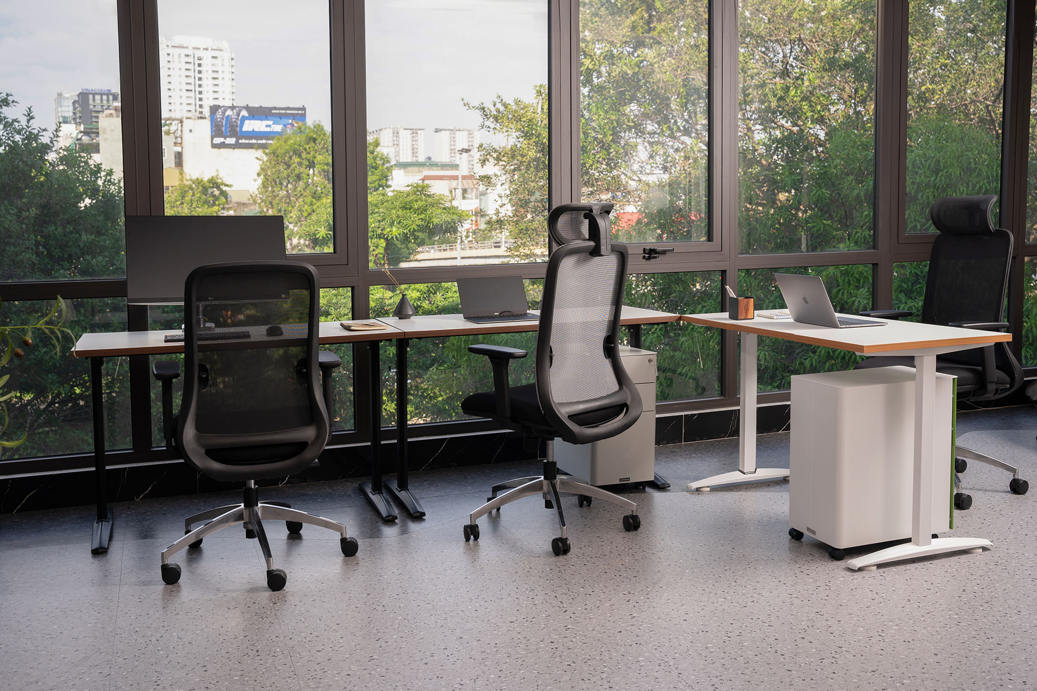 Dùng thử ghế công thái học HyperWork Cloud Chair và tủ di động Ivy Slim: Ngồi êm ái, tiết kiệm không gian, giá chỉ hơn 2 triệu đồng mà có cả ngàn ưu điểm- Ảnh 5.