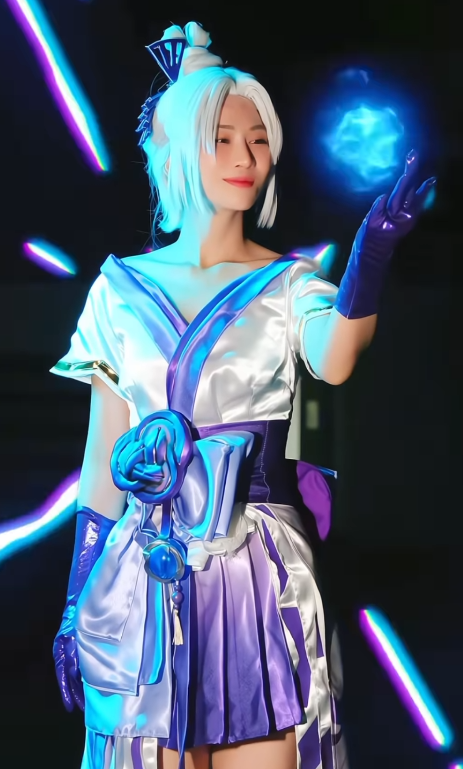 Lê Bống cosplay Natalya đầy ấn tượng, fan bất ngờ lo lắng vì lý do này!