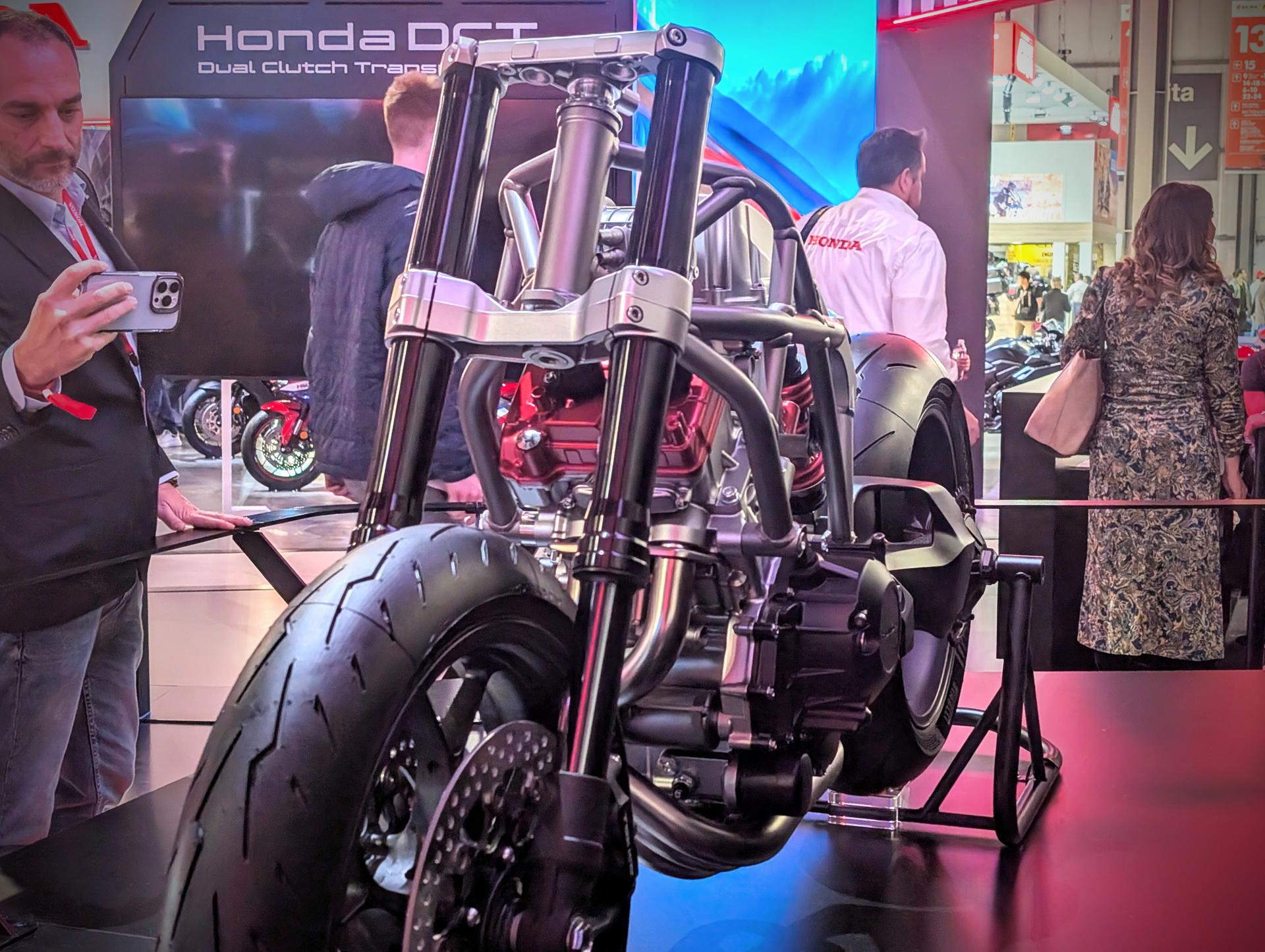 Honda ra mắt động cơ V3 siêu nạp tại EICMA: Kỳ vọng mở ra kỷ nguyên mới cho xe máy- Ảnh 9.