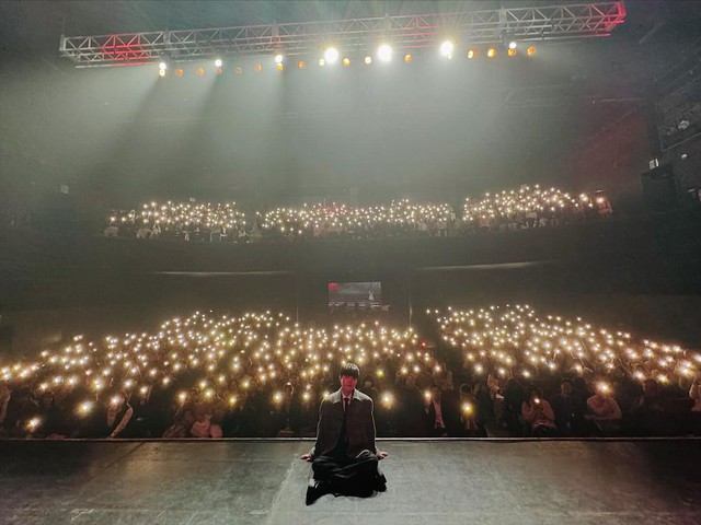 Deft trong buổi fanmeeting trước khi lên đường đi nghĩa vụ