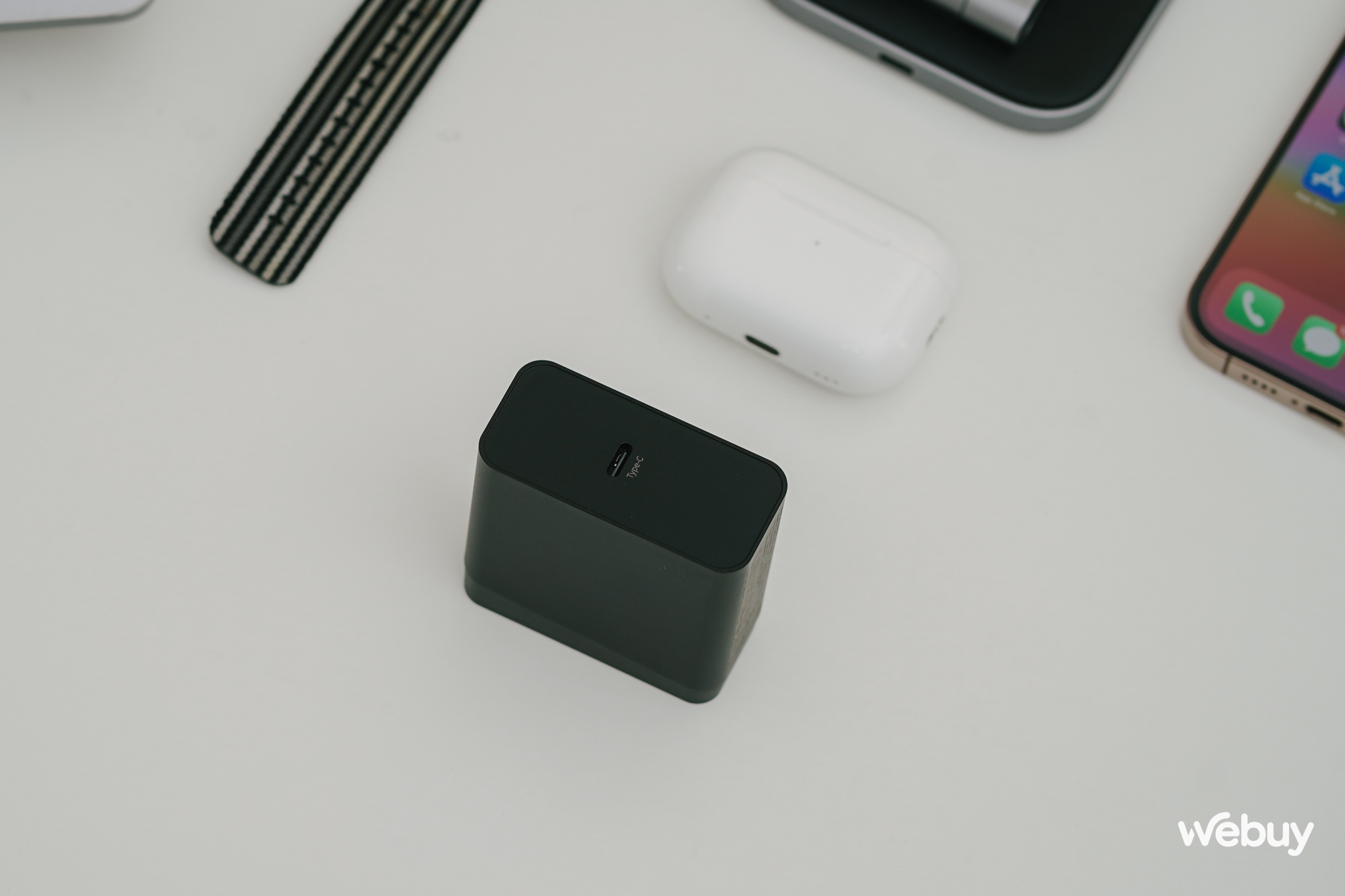 Đế sạc không dây cao cấp 3 trong 1 cho người dùng "hệ Táo": Sạc đồng thời iPhone, AirPods, Apple Watch, tặng kèm cả củ và dây sạc, giá 3,49 triệu đồng- Ảnh 10.