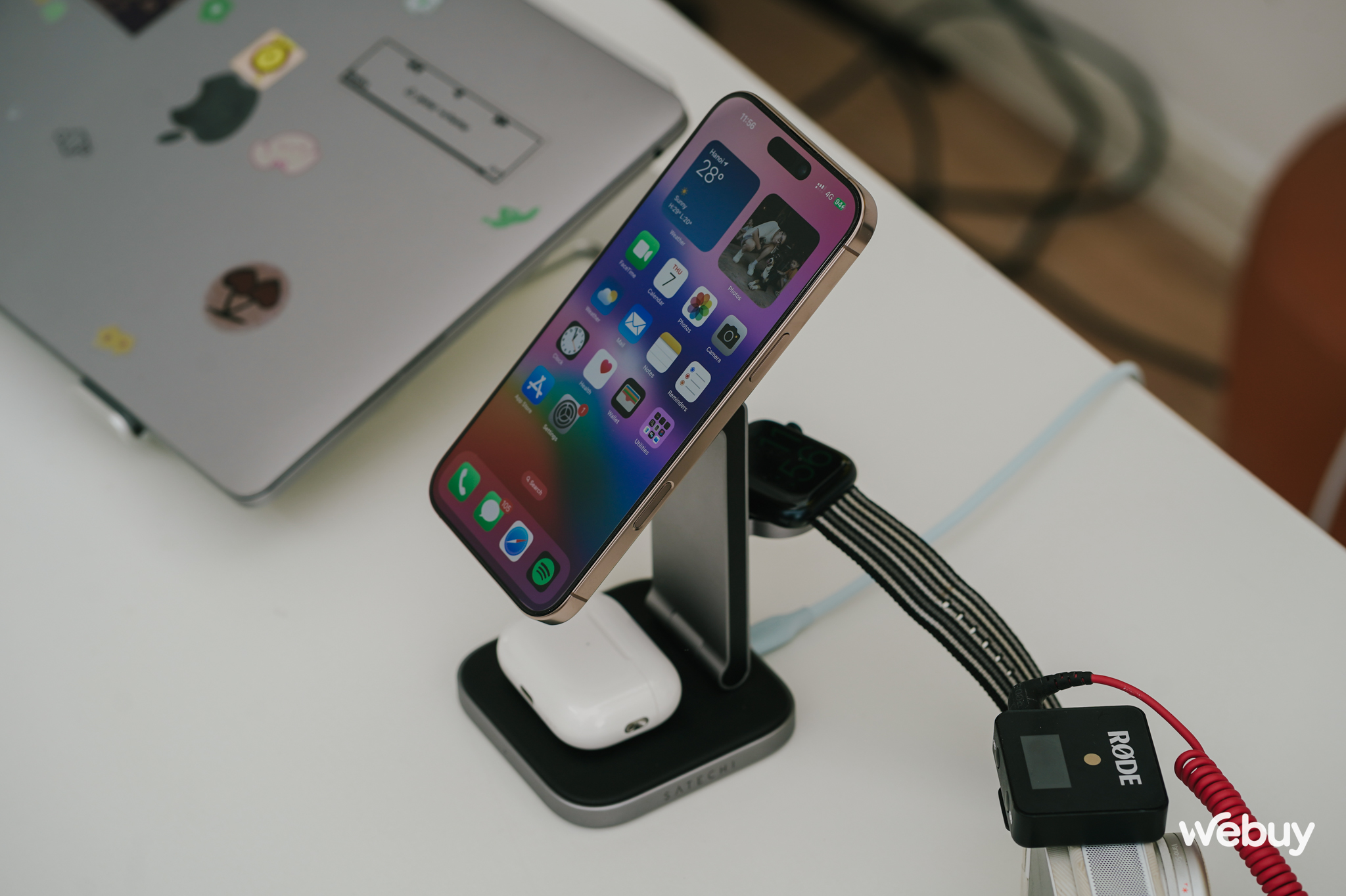 Đế sạc không dây cao cấp 3 trong 1 cho người dùng "hệ Táo": Sạc đồng thời iPhone, AirPods, Apple Watch, tặng kèm cả củ và dây sạc, giá 3,49 triệu đồng- Ảnh 9.