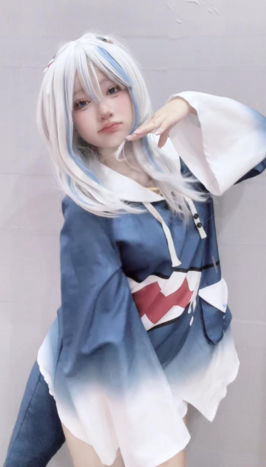 Cosplay tướng Genshin Impact, khoe góc nghiêng khiến fan