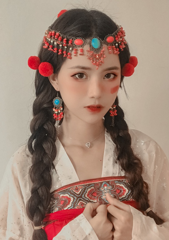 “Tiểu tỷ tỷ” của giới cosplay ăn mặc ngày càng táo bạo, nhìn hình ảnh thuở mới debut cách đây 4 năm sao mà khác quá…- Ảnh 2.