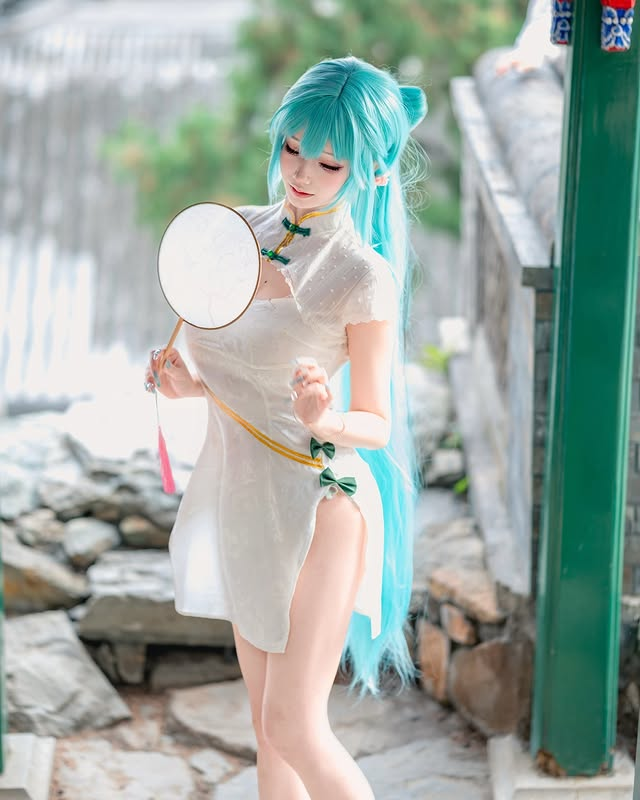 Lại xuất hiện một màn cosplay nóng bỏng ngày đầu năm, nhẹ nhàng và tình cảm khiến làng game quốc tế rạo rực- Ảnh 5.