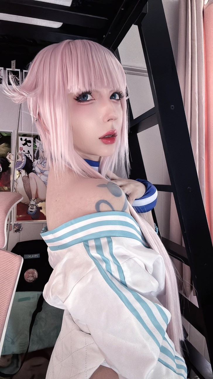 Hot girl nhầm lẫn tai hại, suýt nữa 'báo' cả tựa game mới
