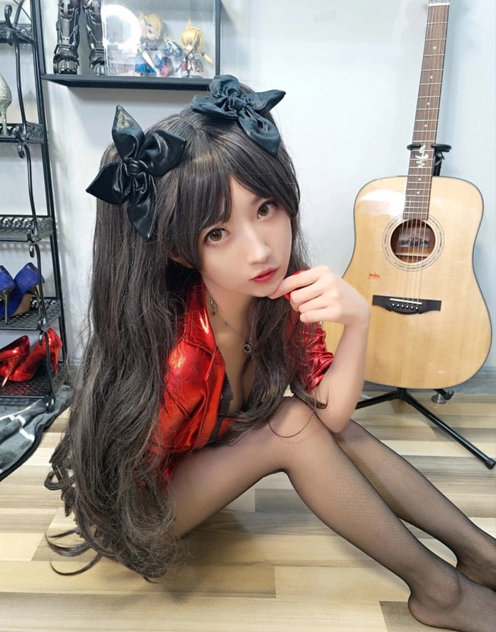 Tohsaka Rin quyến rũ ngây ngất với màn cosplay mới đầy mê hoặc