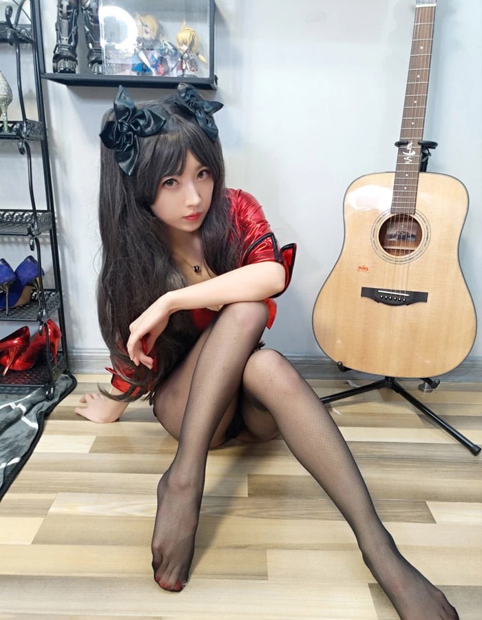 Tohsaka Rin quyến rũ ngây ngất với màn cosplay mới đầy mê hoặc