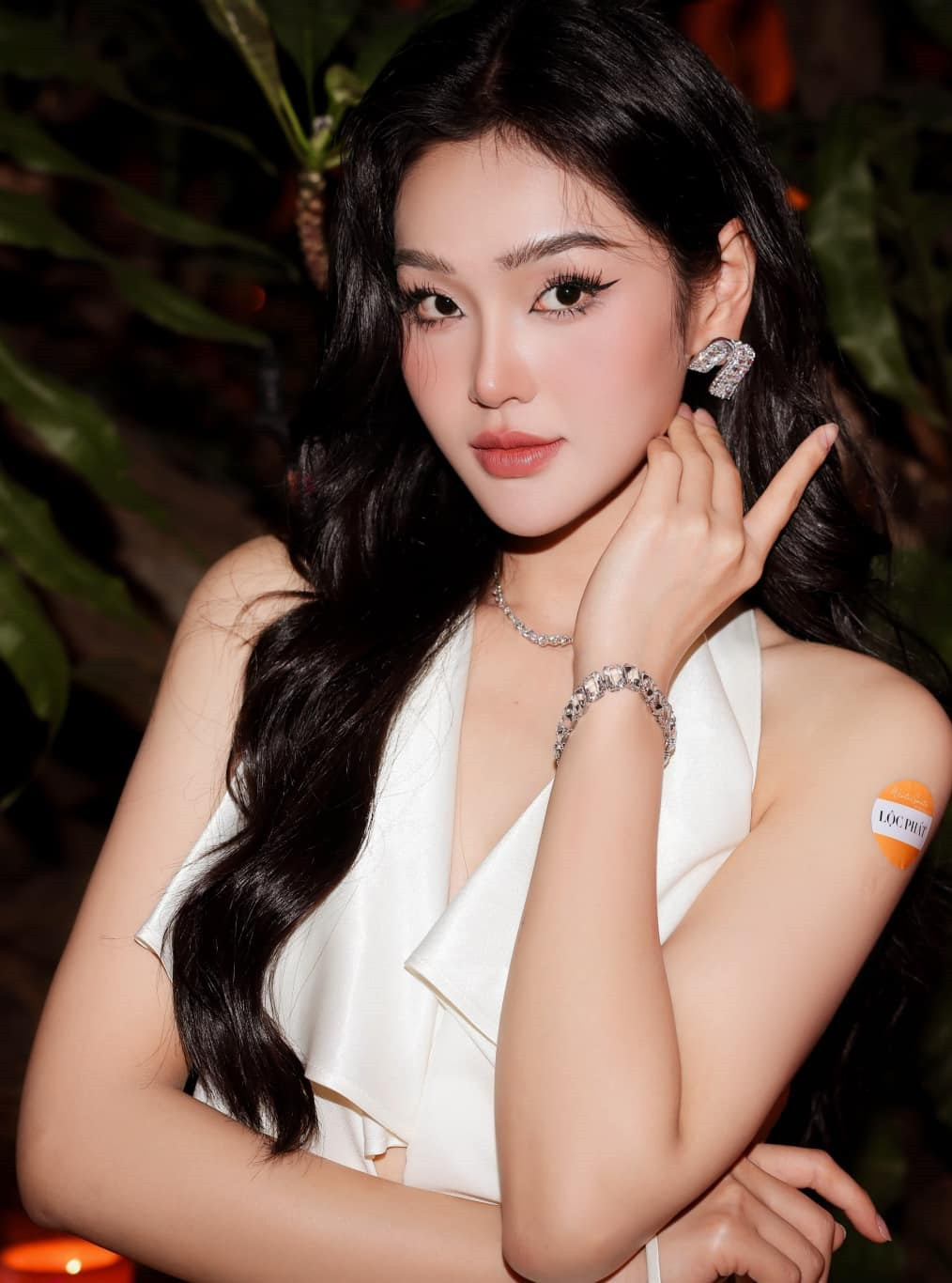Mỹ nhân phim Việt giờ vàng viral khắp cõi mạng vì quá xinh, body ngoài đời đỉnh đến