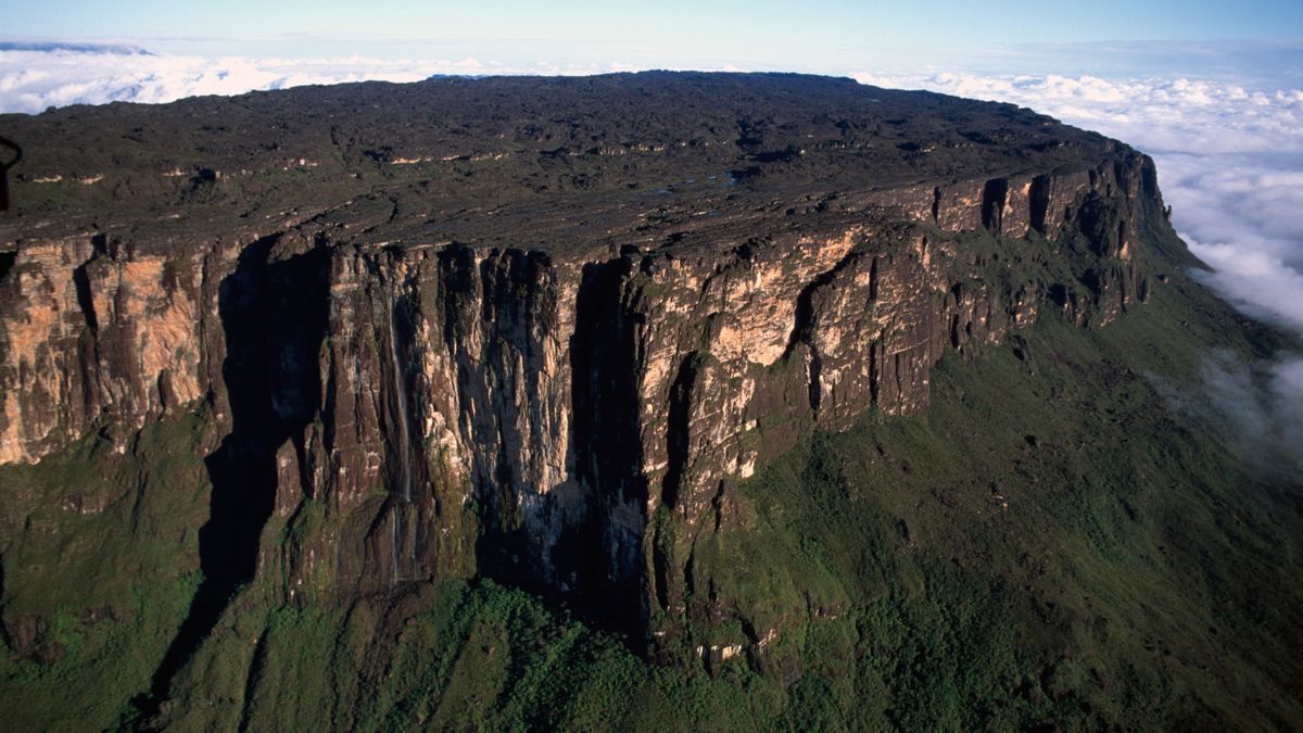 Núi Roraima: 'Thế giới đã mất' bị cô lập hàng triệu năm mà người bản địa gọi là 'nhà của các vị thần'- Ảnh 2.