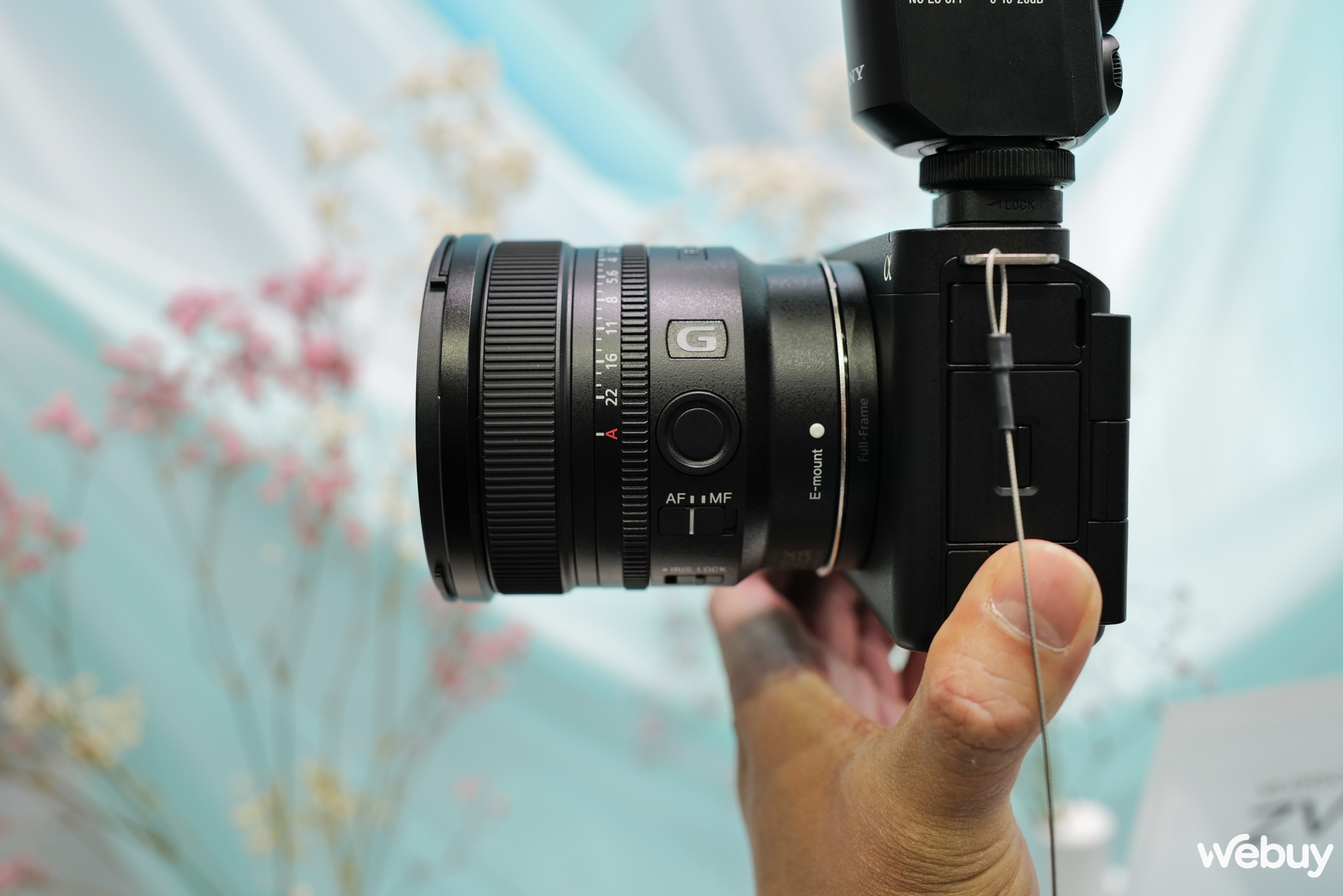 Trên tay ống kính Sony 16mm f/1.8 G: Bất ngờ với kích thước nhỏ và trọng lượng nhẹ- Ảnh 8.