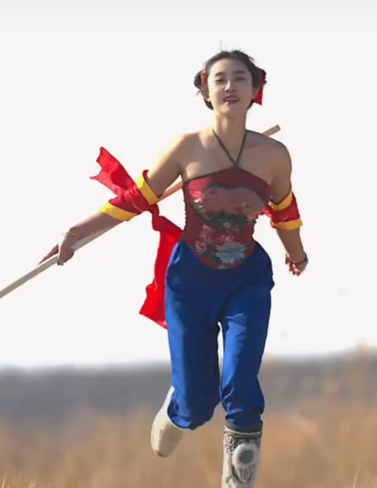 Cosplay Natra, cô gái khiến người xem trầm trồ, nhận về nhiều lời "có cánh"- Ảnh 2.