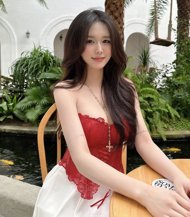 "Zoom" cận nhan sắc nóng bỏng bạn gái mới của chàng rapper kiêm game thủ đào hoa, lộ "hint" hẹn hò từ lâu- Ảnh 8.
