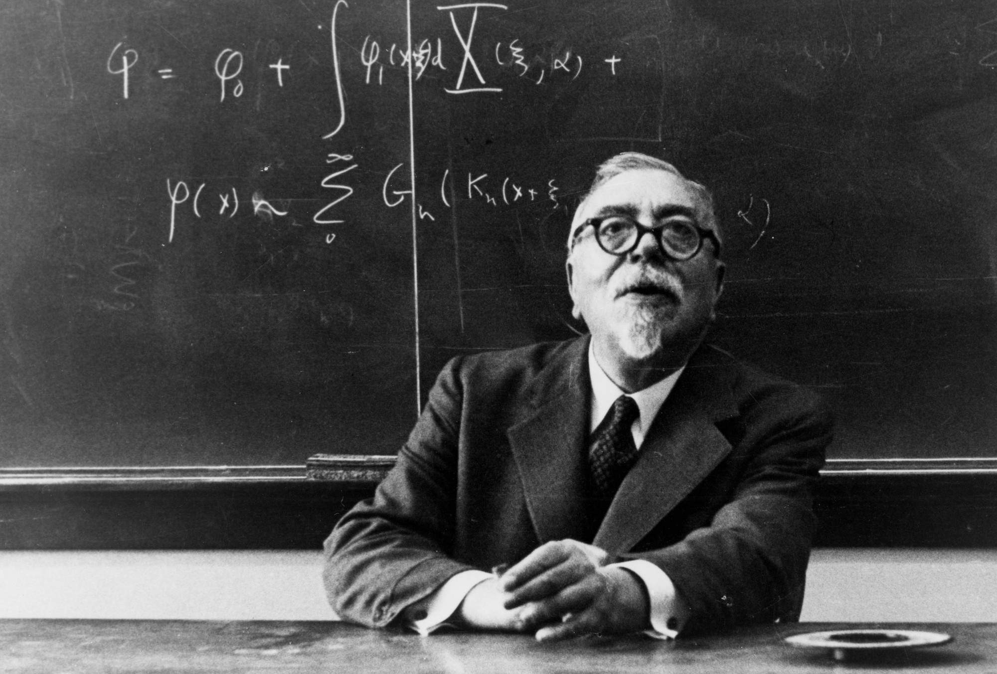 Norbert Wiener - người đặt nền tảng cho trí tuệ nhân tạo: 11 tuổi vào Đại học Tufts, 14 tuổi vào Đại học Harvard, 18 tuổi nhận bằng tiến sĩ- Ảnh 5.