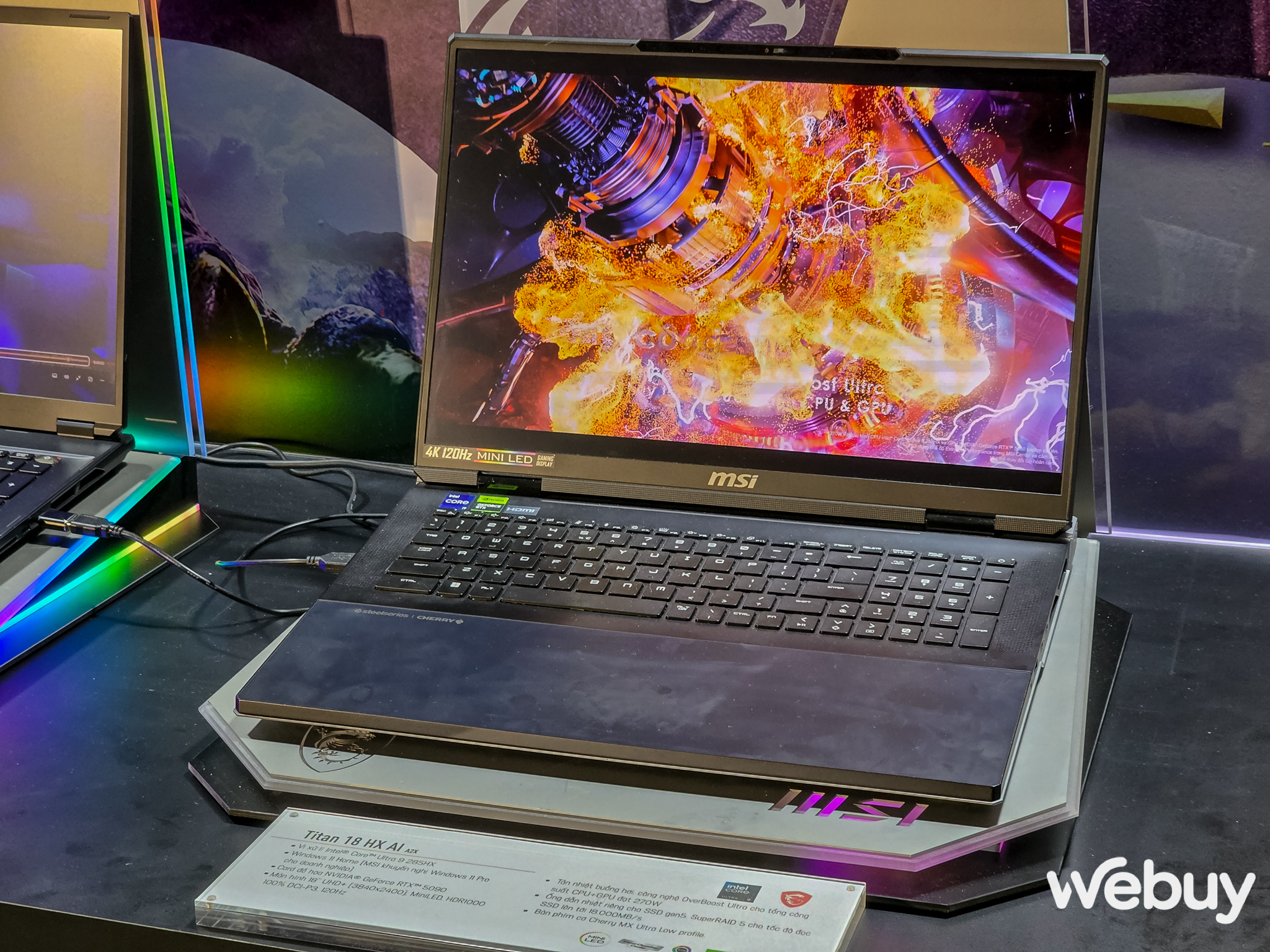 Cận cảnh chiếc laptop của MSI khiến bao “dân chơi” khóc thét khi nghe giá- Ảnh 28.