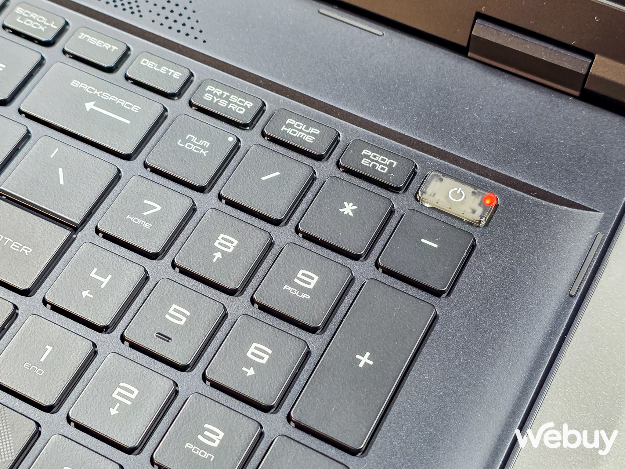 Cận cảnh chiếc laptop của MSI khiến bao “dân chơi” khóc thét khi nghe giá- Ảnh 33.