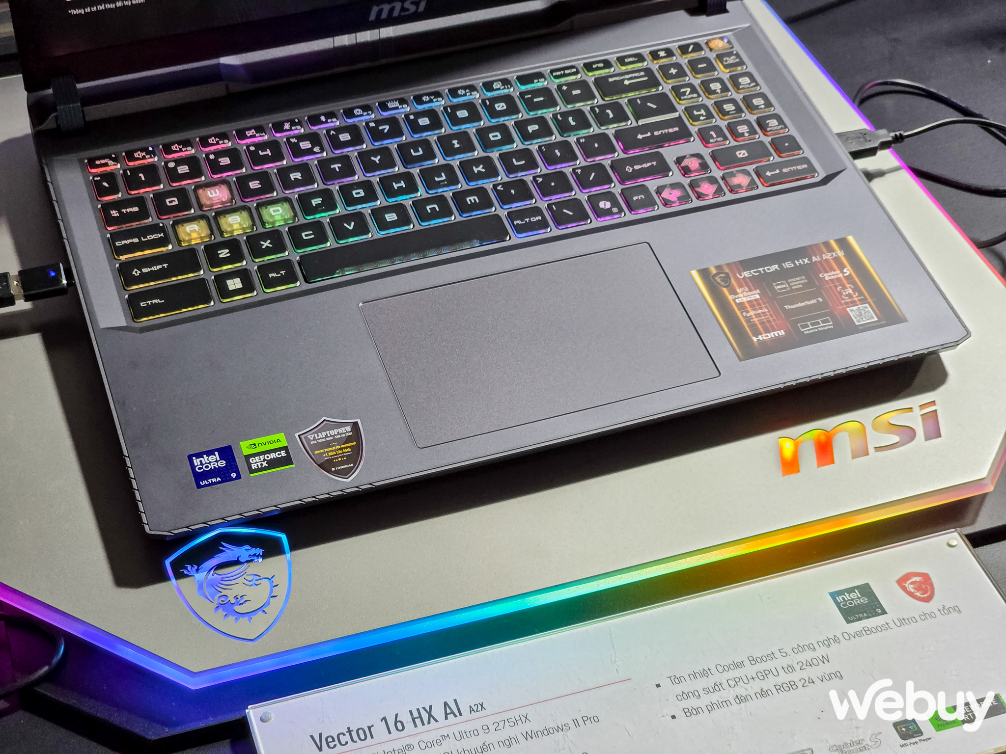 Cận cảnh chiếc laptop của MSI khiến bao “dân chơi” khóc thét khi nghe giá- Ảnh 36.