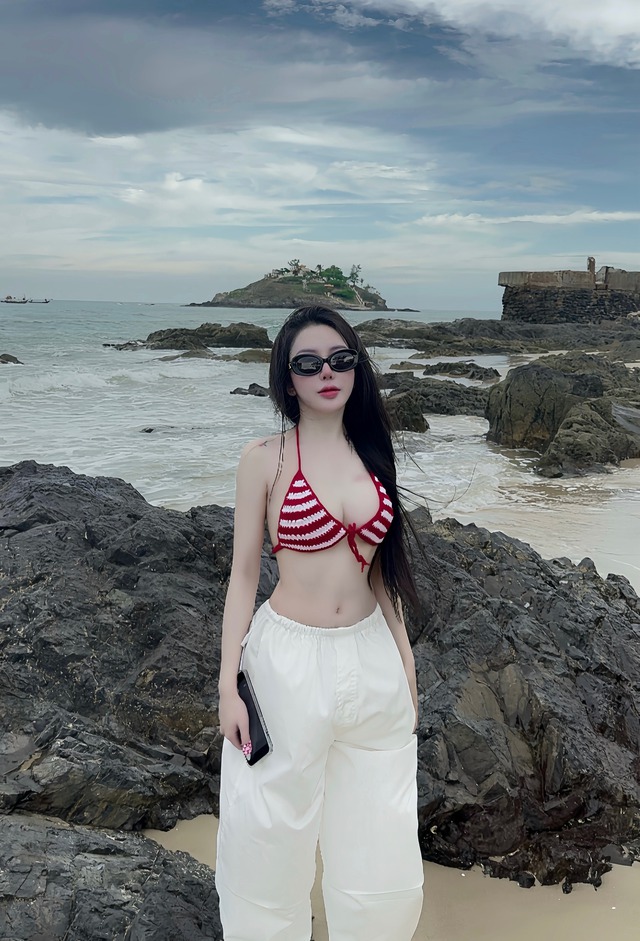 Chân dung nữ streamer bất ngờ xuất hiện trên live của Ngọc Kem tố ViruSs, giao diện "xinh yêu" khó cưỡng!- Ảnh 6.