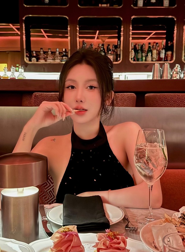 Chân dung nữ streamer bất ngờ xuất hiện trên live của Ngọc Kem tố ViruSs, giao diện "xinh yêu" khó cưỡng!- Ảnh 4.