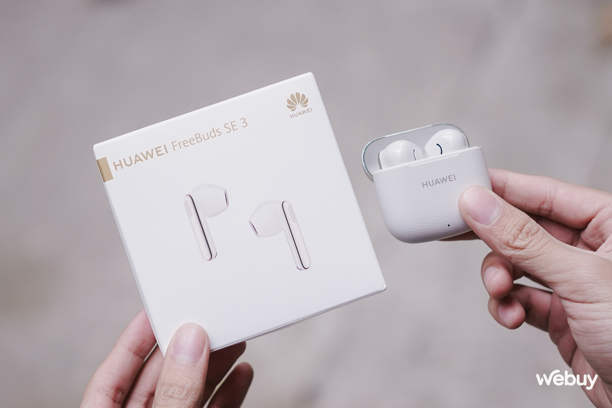 Huawei lại có tai nghe không dây siêu rẻ dùng cực ngon: Thiết kế giả da, pin 42 giờ, giá chỉ hơn 600.000 đồng- Ảnh 2.