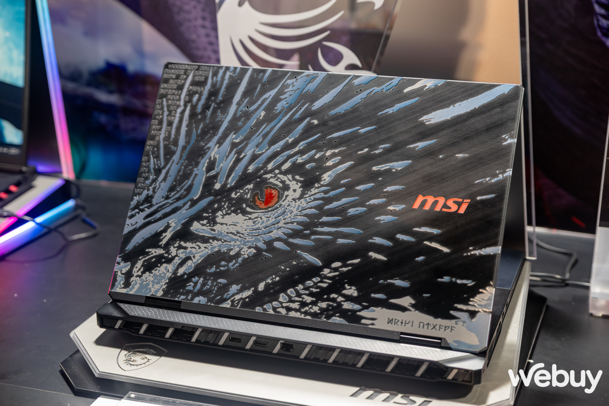 Cận cảnh chiếc laptop của MSI khiến bao “dân chơi” khóc thét khi nghe giá- Ảnh 3.