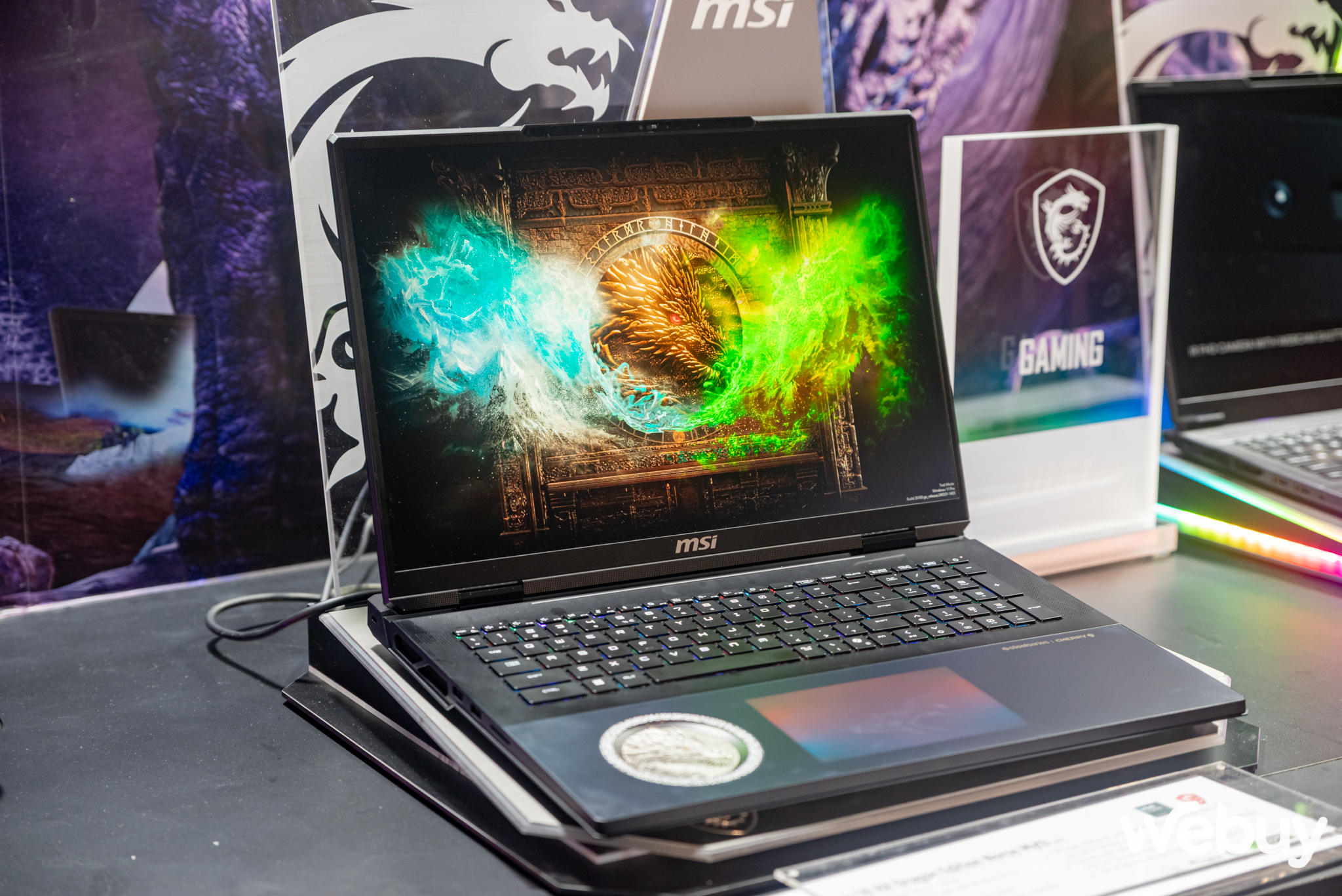 Cận cảnh chiếc laptop của MSI khiến bao “dân chơi” khóc thét khi nghe giá- Ảnh 2.