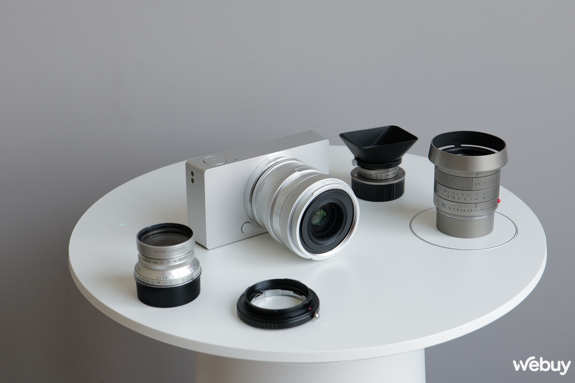Sigma BF có một lợi thế giúp việc trải nghiệm ống kính hệ Leica dễ dàng hơn- Ảnh 1.