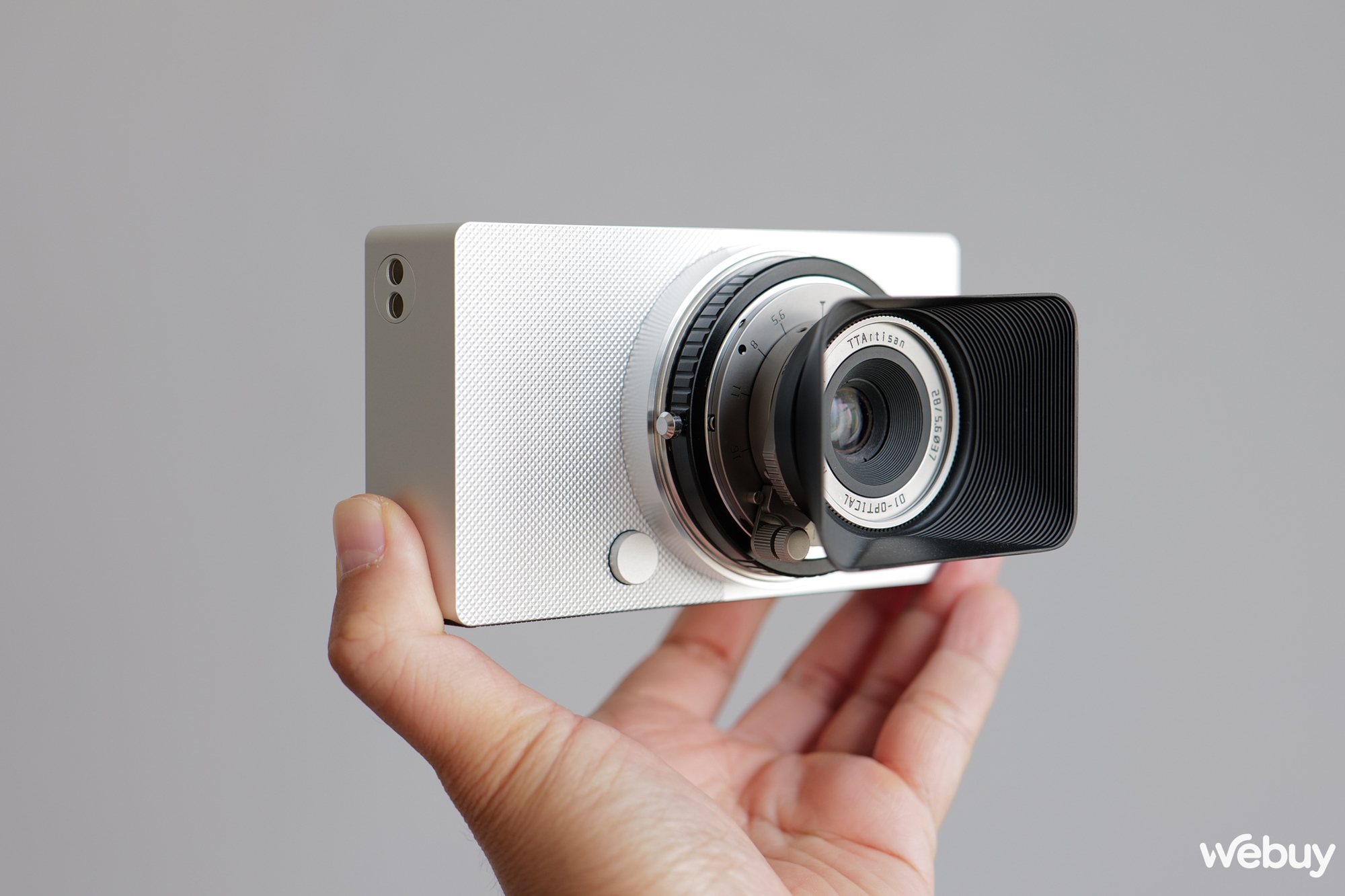 Sigma BF có một lợi thế giúp việc trải nghiệm ống kính hệ Leica dễ dàng hơn- Ảnh 7.