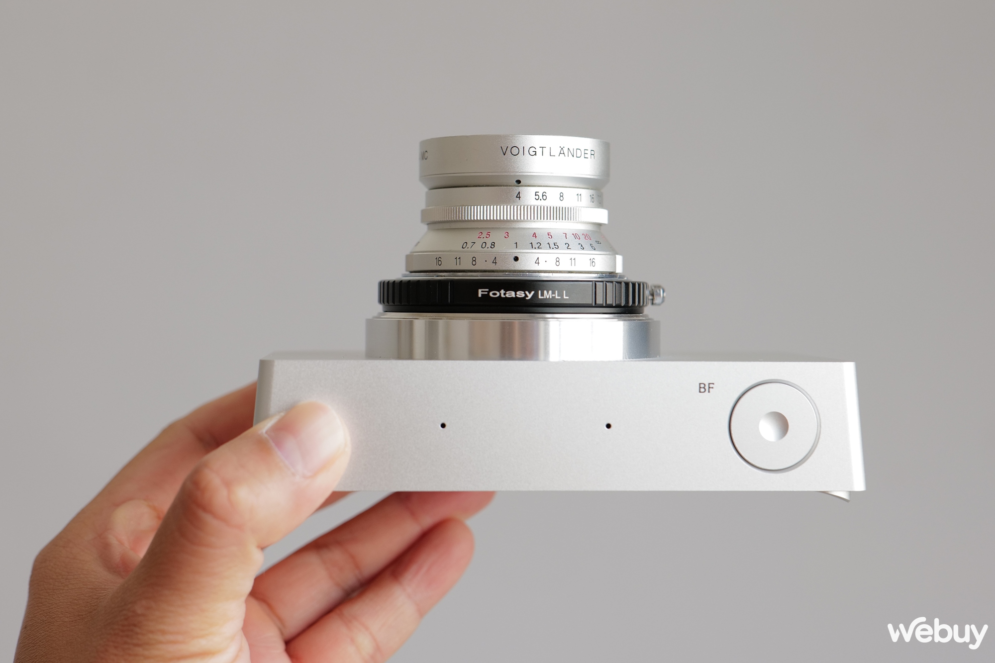 Sigma BF có một lợi thế giúp việc trải nghiệm ống kính hệ Leica dễ dàng hơn- Ảnh 10.