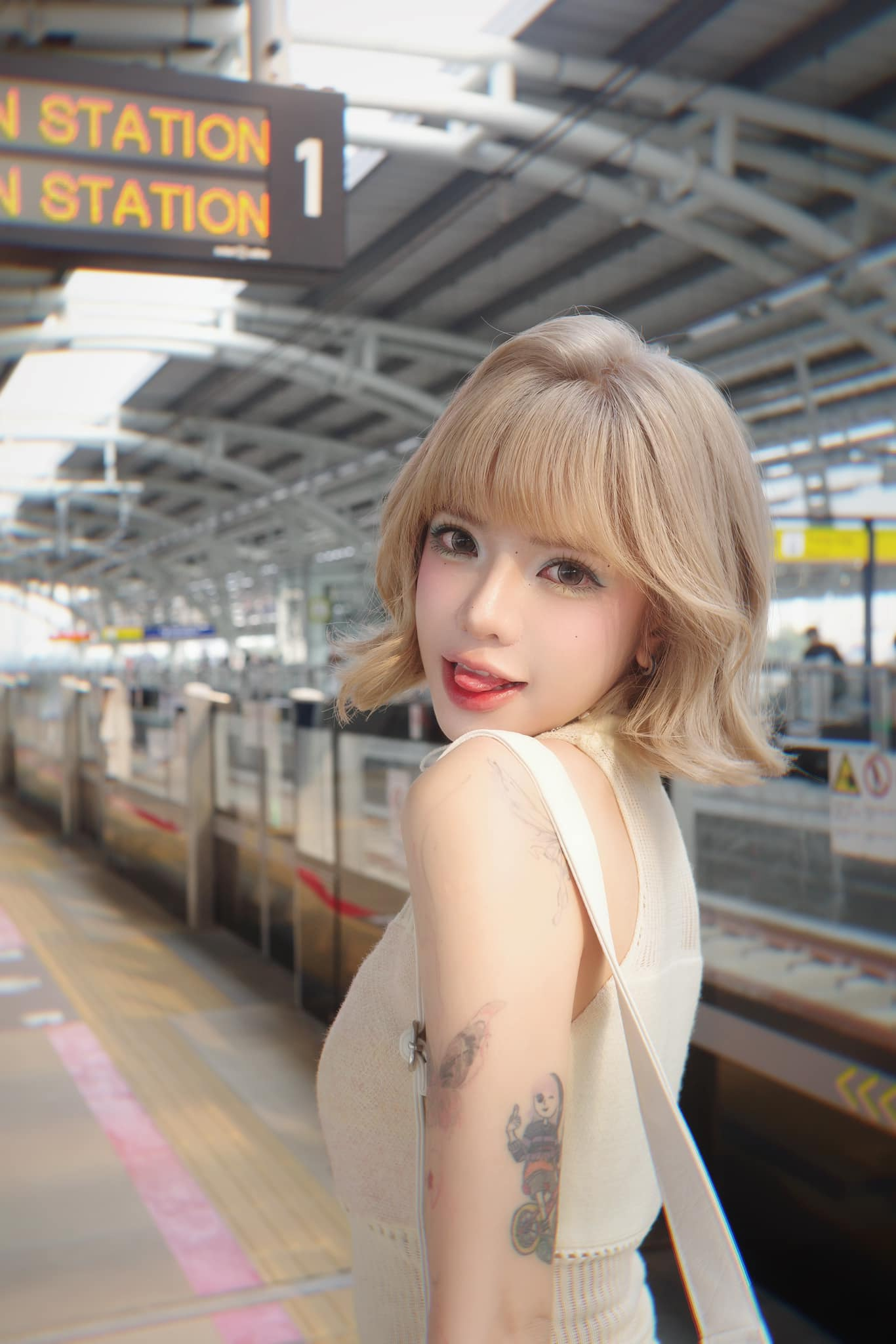 Lộ diện hội chị em "F4" của Ngọc Kem, toàn hot girl nóng bỏng không đối thủ!- Ảnh 6.
