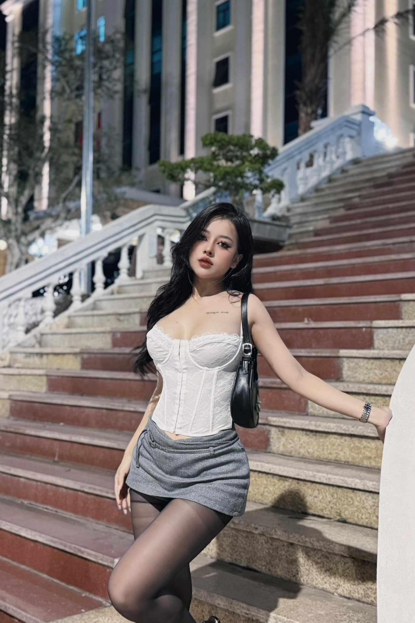 Hot girl PT lên tiếng về bộ trang phục "thiếu vải" gây tranh cãi- Ảnh 3.
