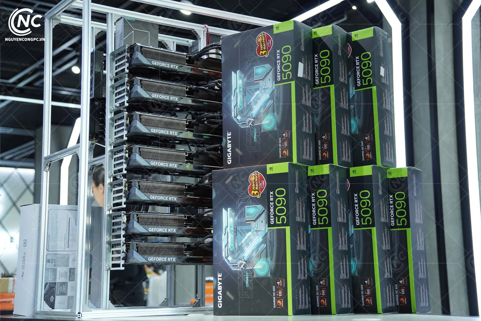 Một người Việt chi gần 1 tỷ đồng build dàn PC với 7 GPU RTX 5090 để xử lý AI- Ảnh 2.