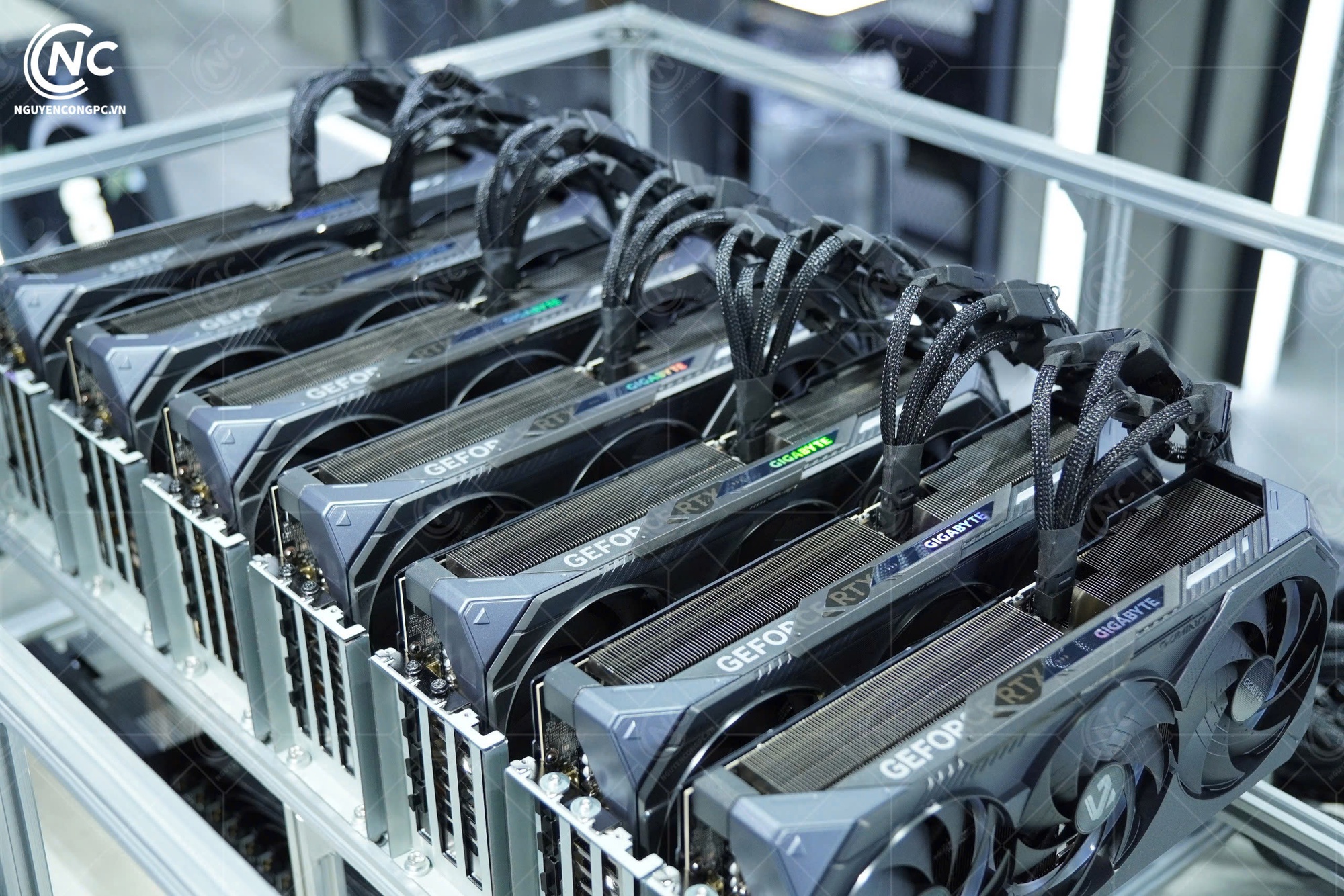 Một người Việt chi gần 1 tỷ đồng build dàn PC với 7 GPU RTX 5090 để xử lý AI- Ảnh 5.
