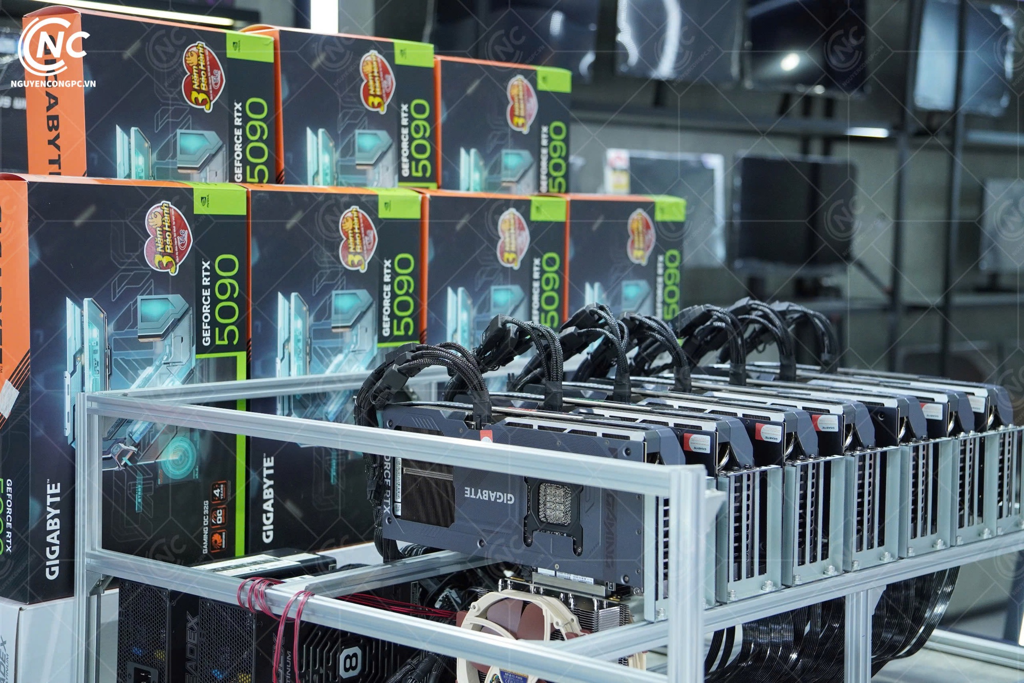 Một người Việt chi gần 1 tỷ đồng build dàn PC với 7 GPU RTX 5090 để xử lý AI- Ảnh 3.