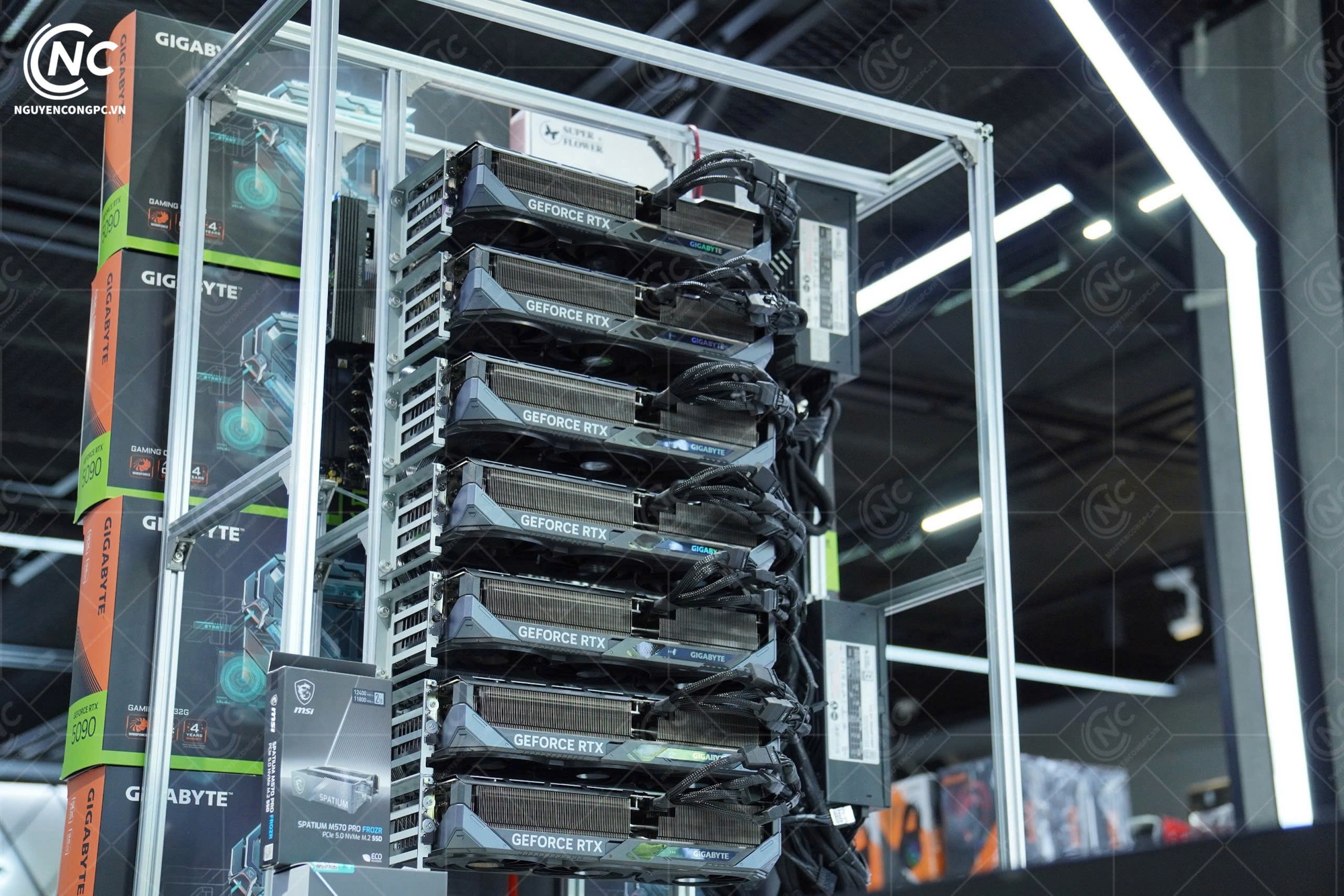 Một người Việt chi gần 1 tỷ đồng build dàn PC với 7 GPU RTX 5090 để xử lý AI- Ảnh 6.