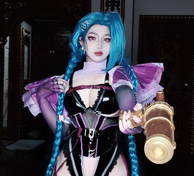 Đam mê cosplay gợi cảm, cô gái bị anti đặt điều và màn "đáp trả" cực gắt- Ảnh 4.
