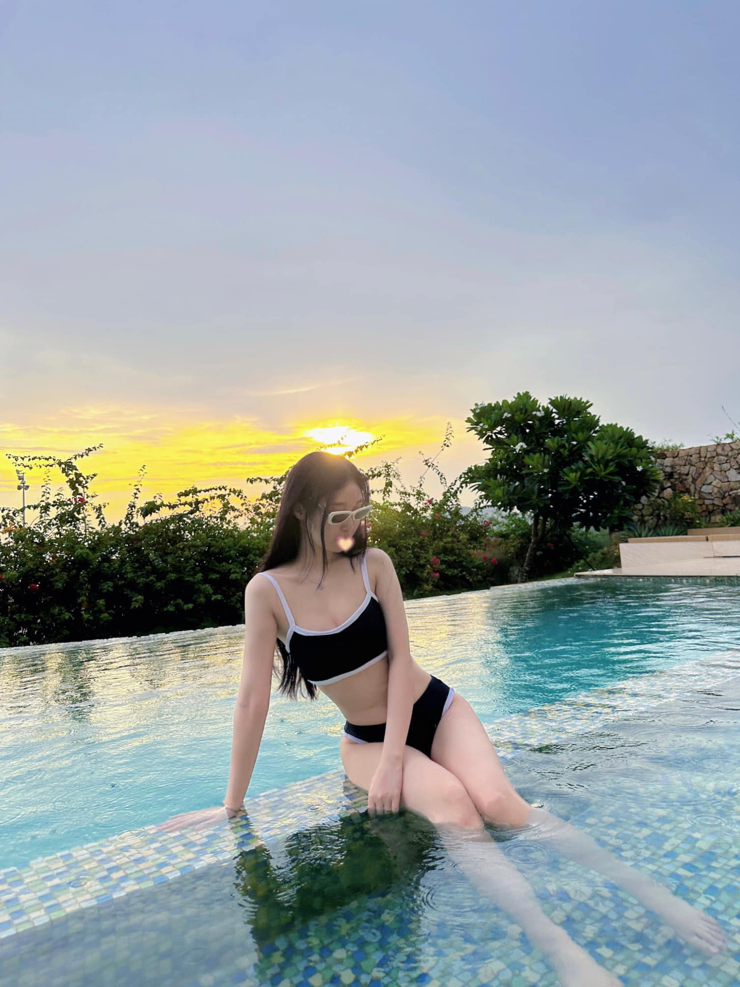 Nữ streamer xinh đẹp "khốn đốn" với "trò đùa" dai dẳng của fan, từng phản ứng gắt nhưng vô ích- Ảnh 2.