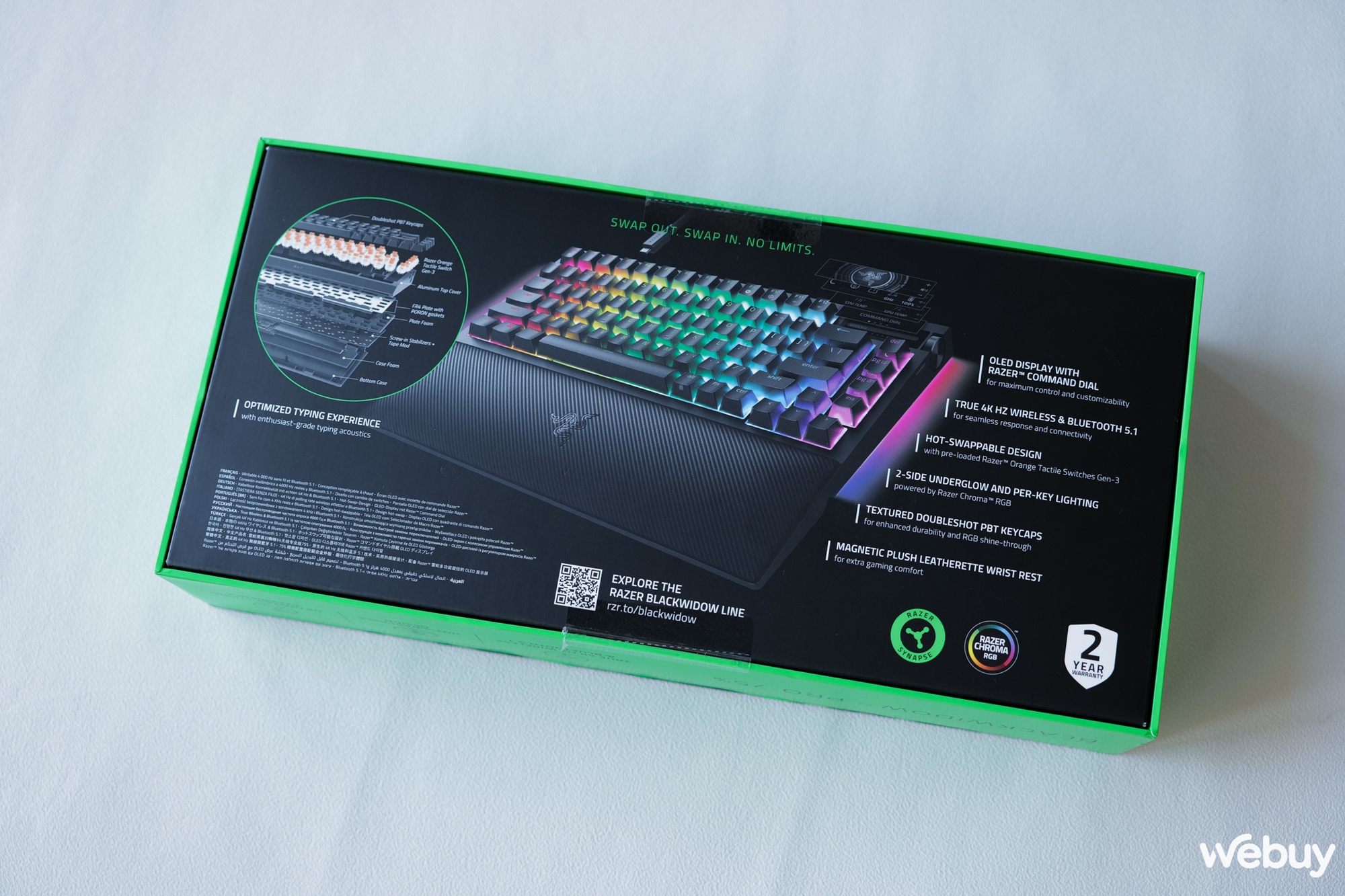 Trên tay bàn phím gaming Blackwidow V4 Pro 75%: Khi Razer 'tất tay' với vỏ nhôm, màn hình OLED và switch 'nhà làm'- Ảnh 3.